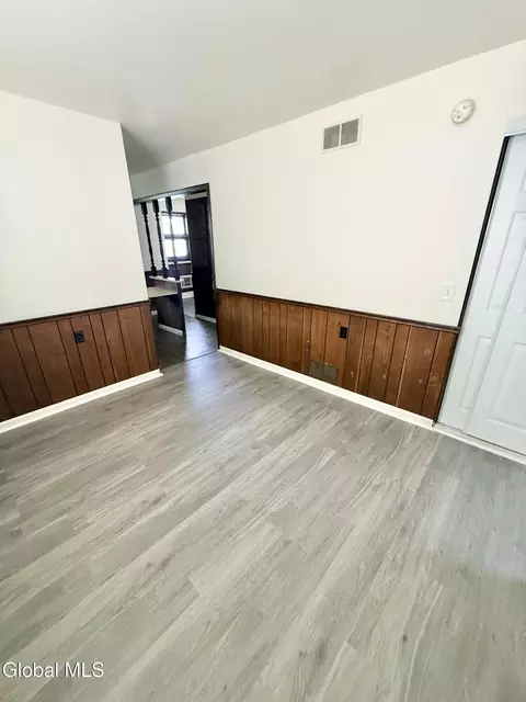 Dining - 772 Eastern Ave, Schenectady, NY 12308 photo 2 of 2