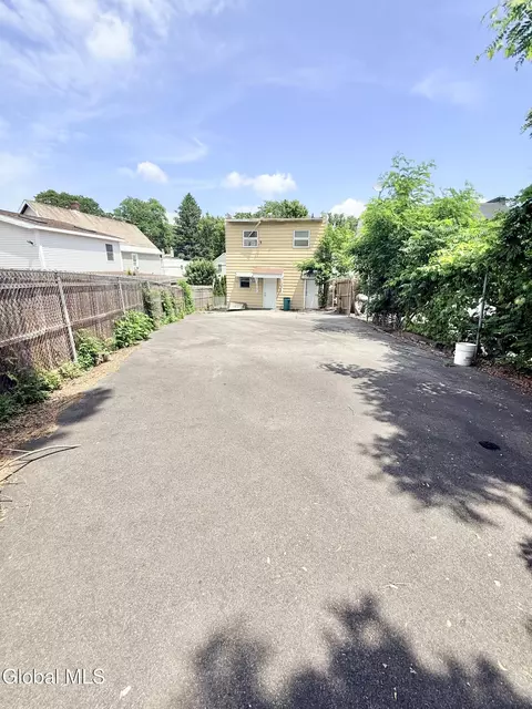 Exterior - 772 Eastern Ave, Schenectady, NY 12308 photo 2 of 2