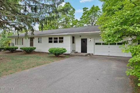832 Nys Rt 29, Saratoga Springs, NY 12866