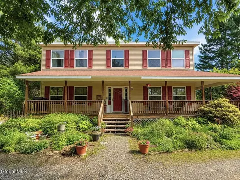 431 Melrose Valley Falls Rd, Melrose, NY 12121