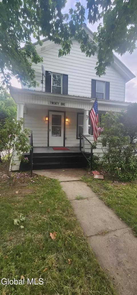 21 Washington St, Fultonville, NY 12072