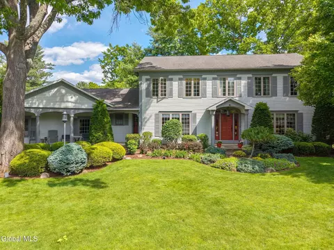 819 Via Marchella, Schenectady, NY 12303