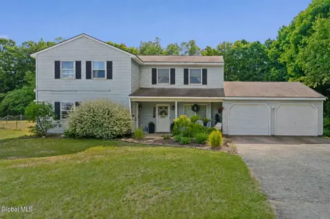2015-2017 St Paul Dr, Ballston Spa, NY 12020