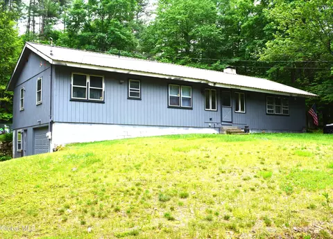 22 Sande Ln, Corinth, NY 12822