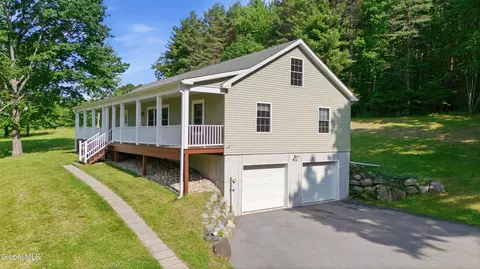 184 Hillview Rd, Gloversville, NY 12078