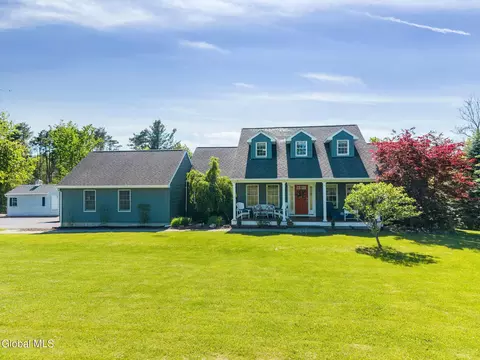 22 Kling Ter, Voorheesville, NY 12186