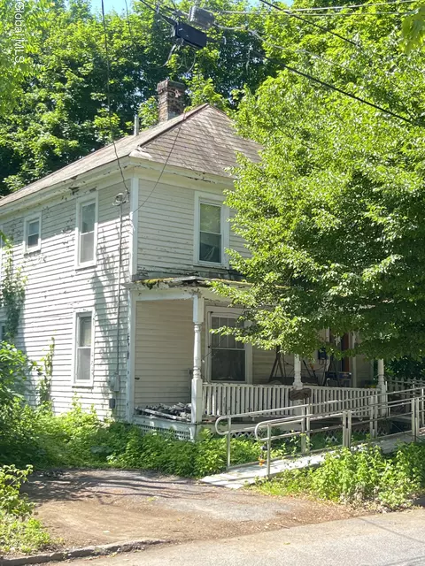 31 Baldwin Ave, Glens Falls, NY 12801