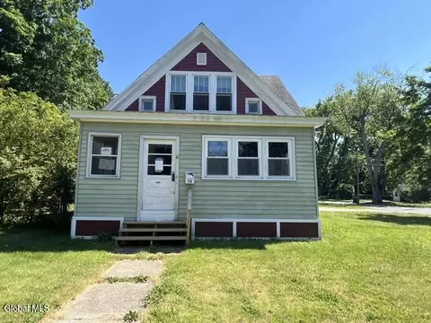 70 Seaman Ave, Castleton On Hudson, NY 12033
