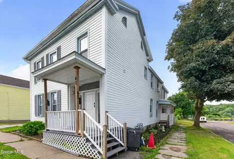 40 South St, Waterford, NY 12188