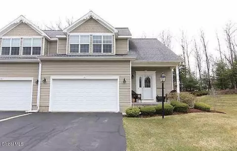 46 Oakmont St, Niskayuna, NY 12309