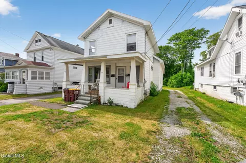 33 Osborne Rd, Colonie, NY 12205