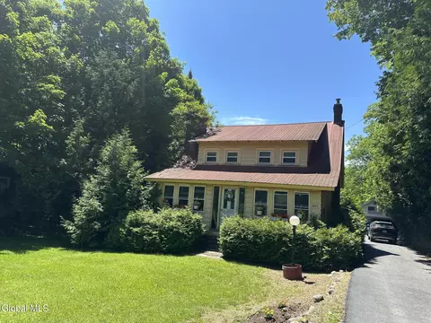3053 Plank Rd, Mineville, NY 12956