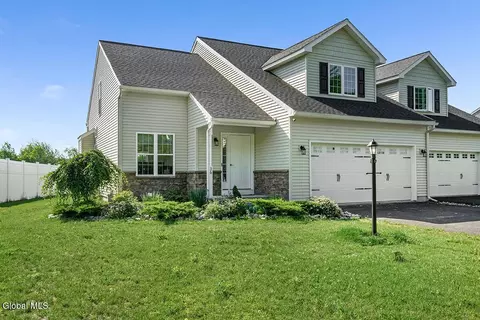 36 Chip Shot Way, Mechanicville, NY 12118