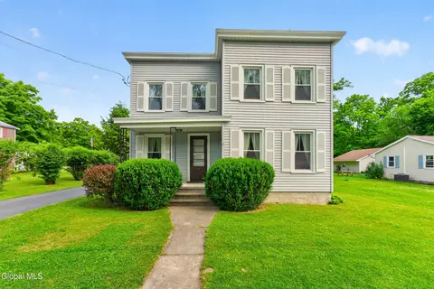 57 Willowbrook Ave, South Bethlehem, NY 12161
