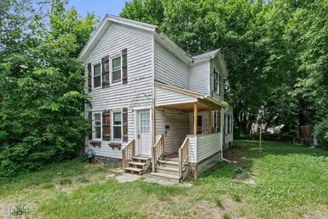51 4th Ave, Gloversville, NY 12078