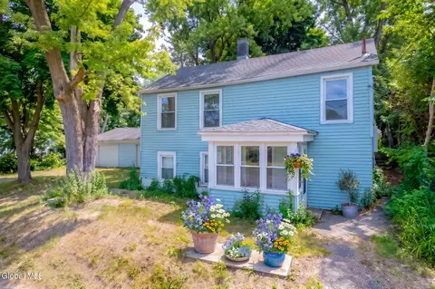 73 South St, Rensselaer, NY 12144