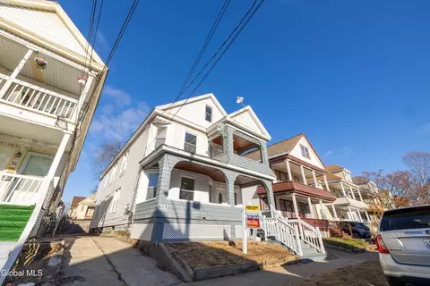 16 Hawk St, Schenectady, NY 12307