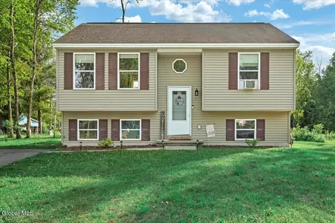 25 Margaret St, Hudson Falls, NY 12839