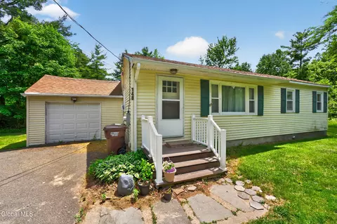 148 Van Dyke Rd, Delmar, NY 12054