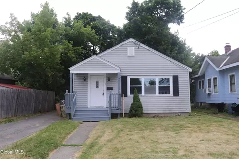 1 Holmes Ct, Albany, NY 12209