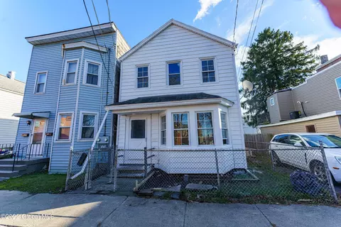 38 Walker St, Rensselaer, NY 12144