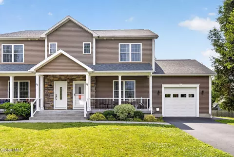 28 Kellogg Rd, Stillwater, NY 12170