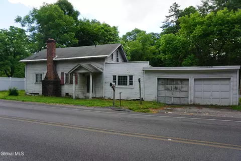 100 Brook Rd, Saratoga Springs, NY 12866