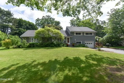 10 Eastland Ave, Gloversville, NY 12078