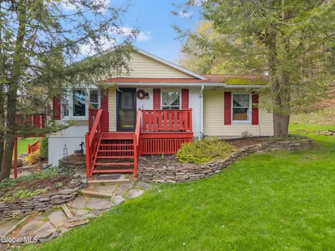 366 Mickle Hollow Rd, Warnerville, NY 12187