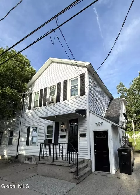 404 8th St, Troy, NY 12180