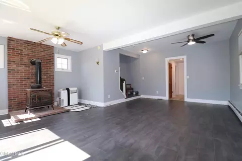Living - 417 Eleanor St, Schenectady, NY 12306 photo 7 of 9