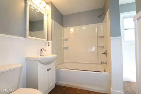 Bath - 417 Eleanor St, Schenectady, NY 12306 photo 2 of 2