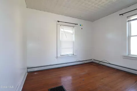 Bedroom - 417 Eleanor St, Schenectady, NY 12306 photo 5 of 8