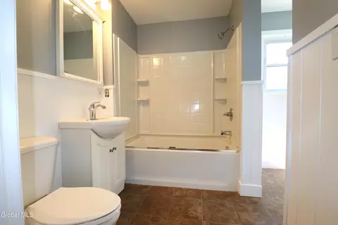 Bath - 417 Eleanor St, Schenectady, NY 12306 photo 1 of 2