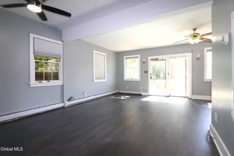 Living - 417 Eleanor St, Schenectady, NY 12306 photo 3 of 9