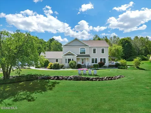 672 Lakeview Rd, Broadalbin, NY 12025