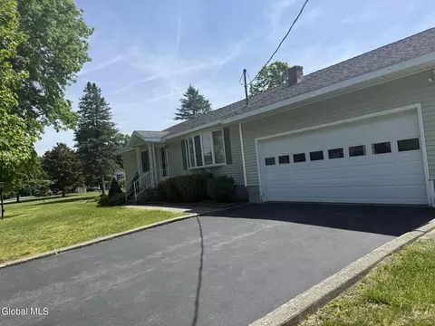 3 Berkowitz Dr, Granville, NY 12832