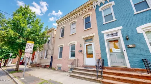 3117 6th Ave, Troy, NY 12180