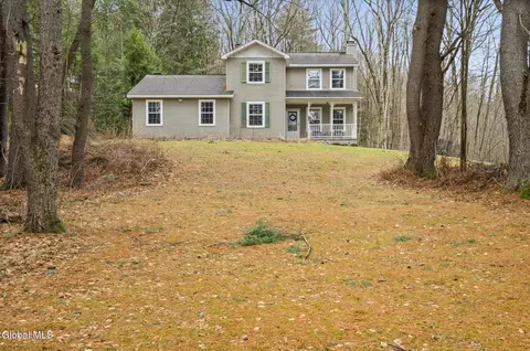 186 W Hand Hill Rd, East Nassau, NY 12062