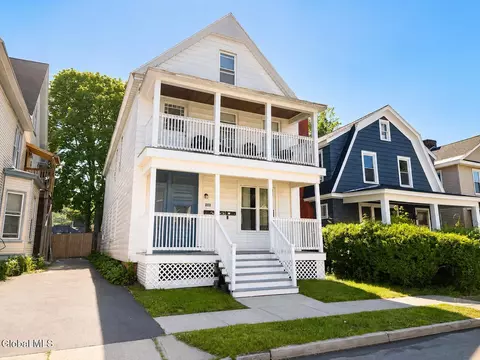 128 6th Ave, Troy, NY 12180