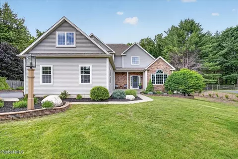 9 Benedict Ct, Ballston Spa, NY 12020