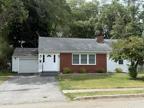 1 Baker Ave, South Glens Falls, NY 12803