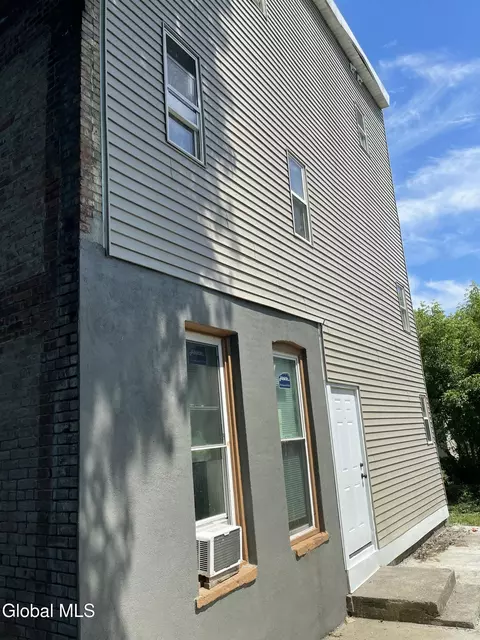 144 Broad St, Albany, NY 12202