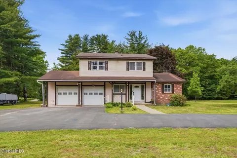 124 Ingersoll Rd, Saratoga Springs, NY 12866