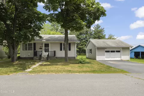60 Milo St, Hudson, NY 12534