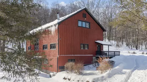 192 Lakeview Rd, Craryville, NY 12521