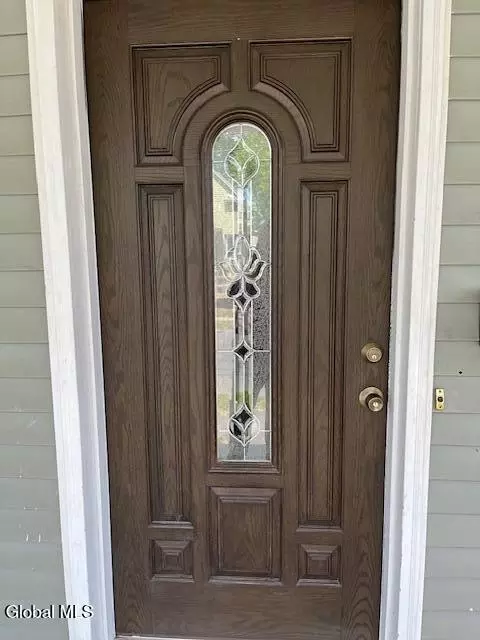 Entry Way - 26 Linden St, Schenectady, NY 12304 photo 1 of 4