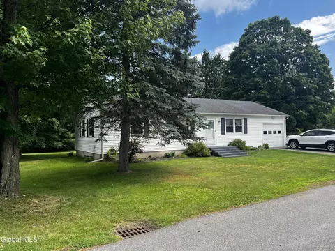 9 Troy Ter, Granville, NY 12832