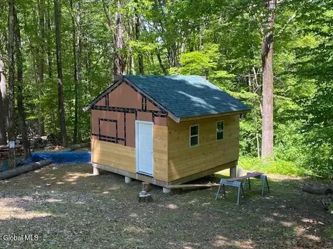45 Weaver Dam Rd, Petersburgh, NY 12138