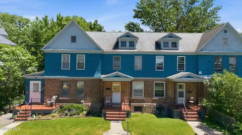21-23 25 Taft Pl, Amsterdam, NY 12010